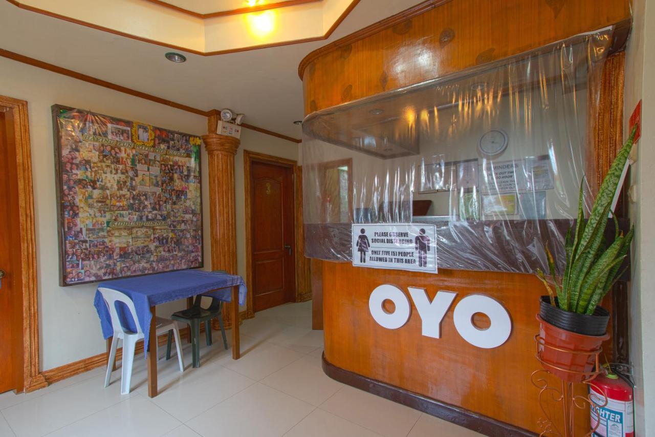 Oyo 788 Lisa'S Guesthouse Moalboal Bagian luar foto