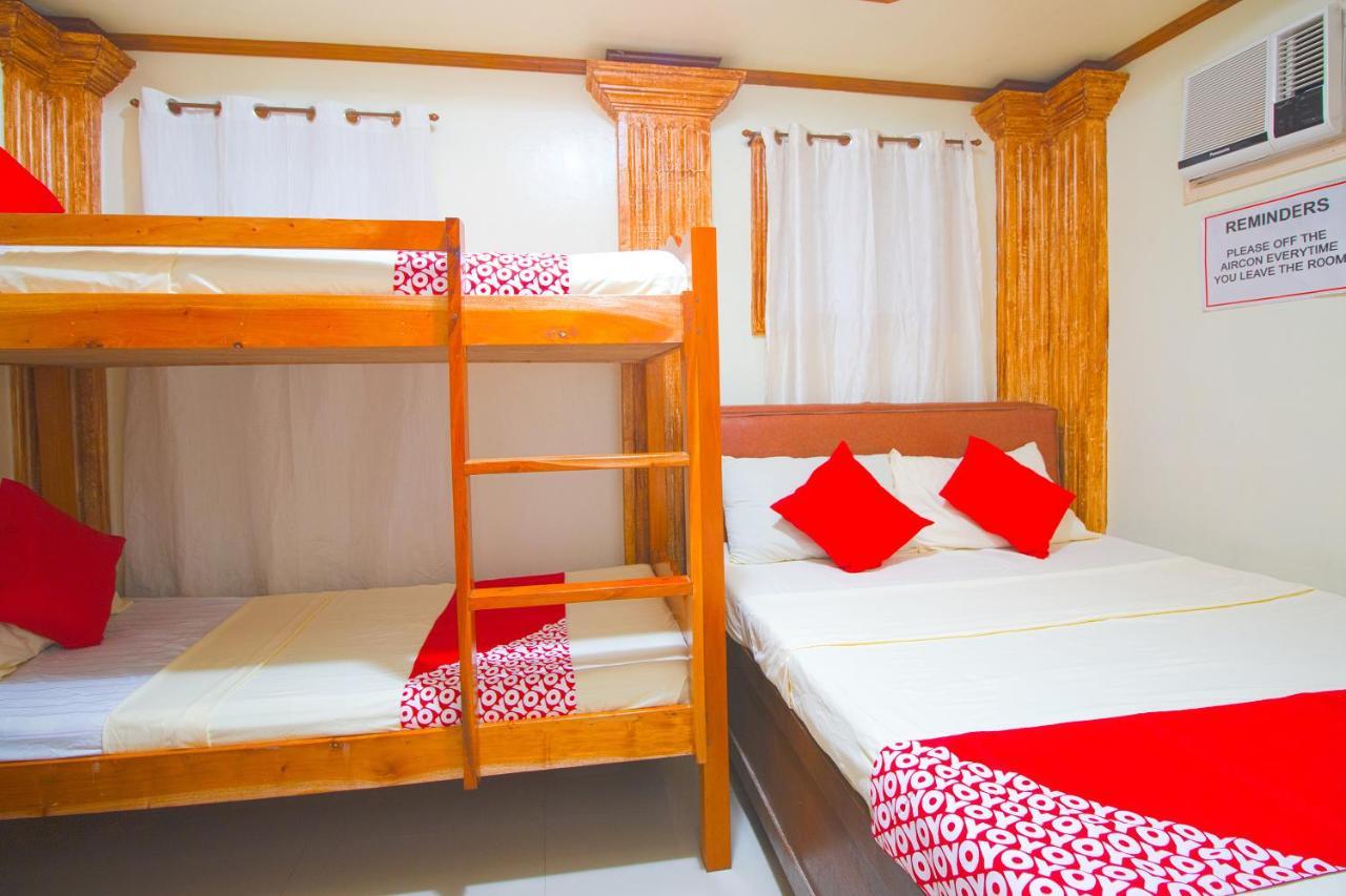 Oyo 788 Lisa'S Guesthouse Moalboal Bagian luar foto
