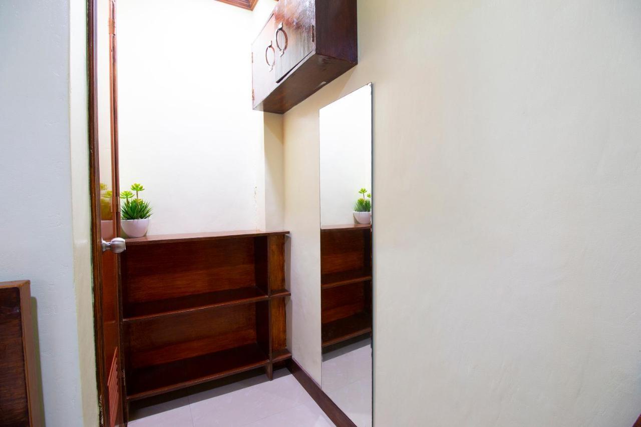 Oyo 788 Lisa'S Guesthouse Moalboal Bagian luar foto