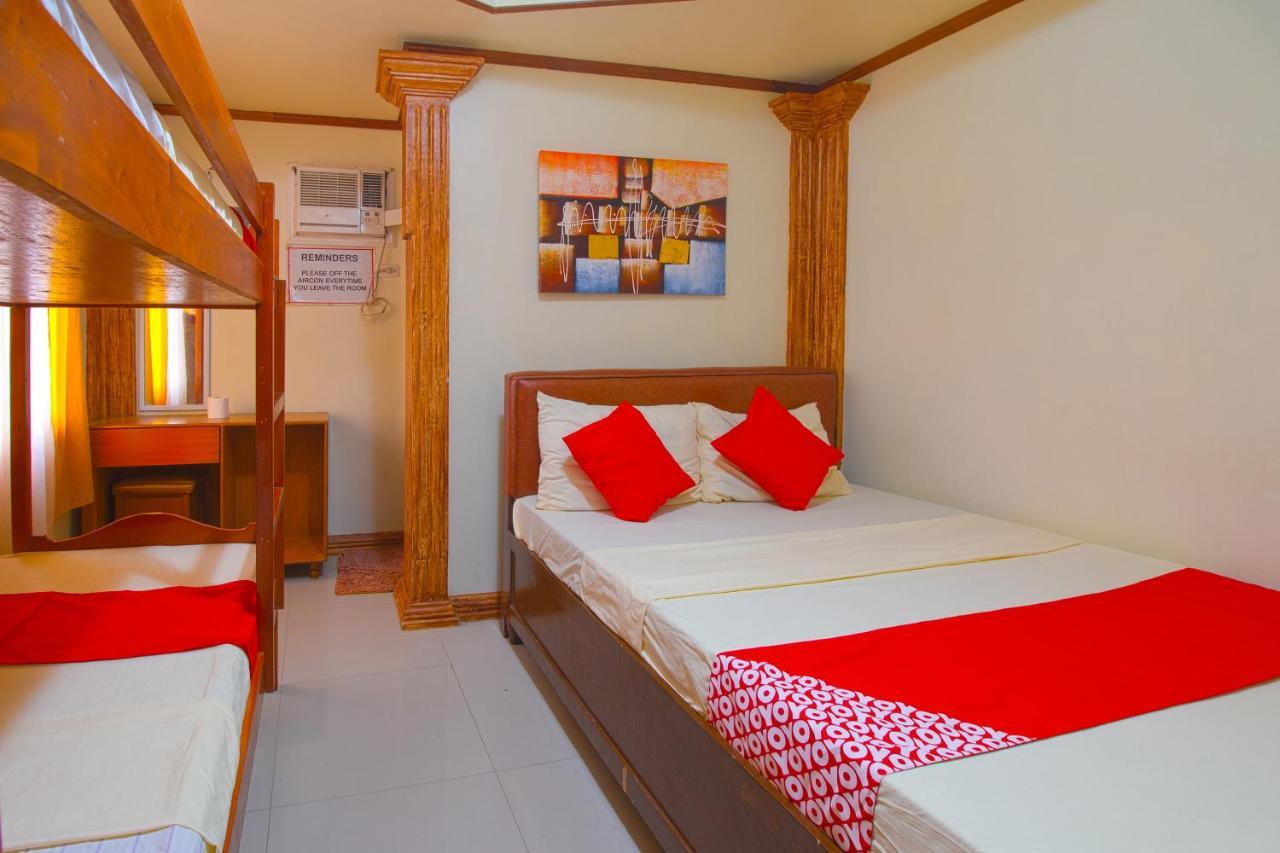 Oyo 788 Lisa'S Guesthouse Moalboal Bagian luar foto