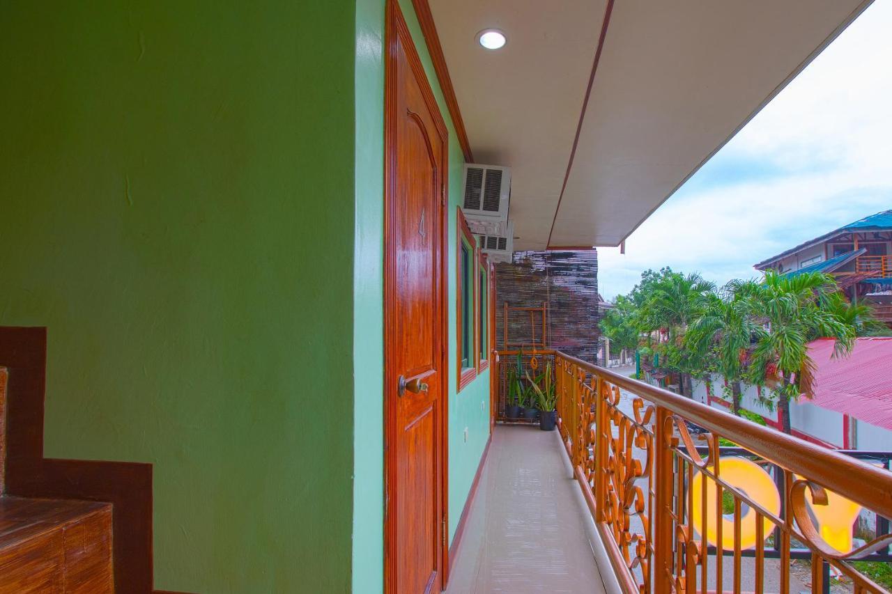 Oyo 788 Lisa'S Guesthouse Moalboal Bagian luar foto