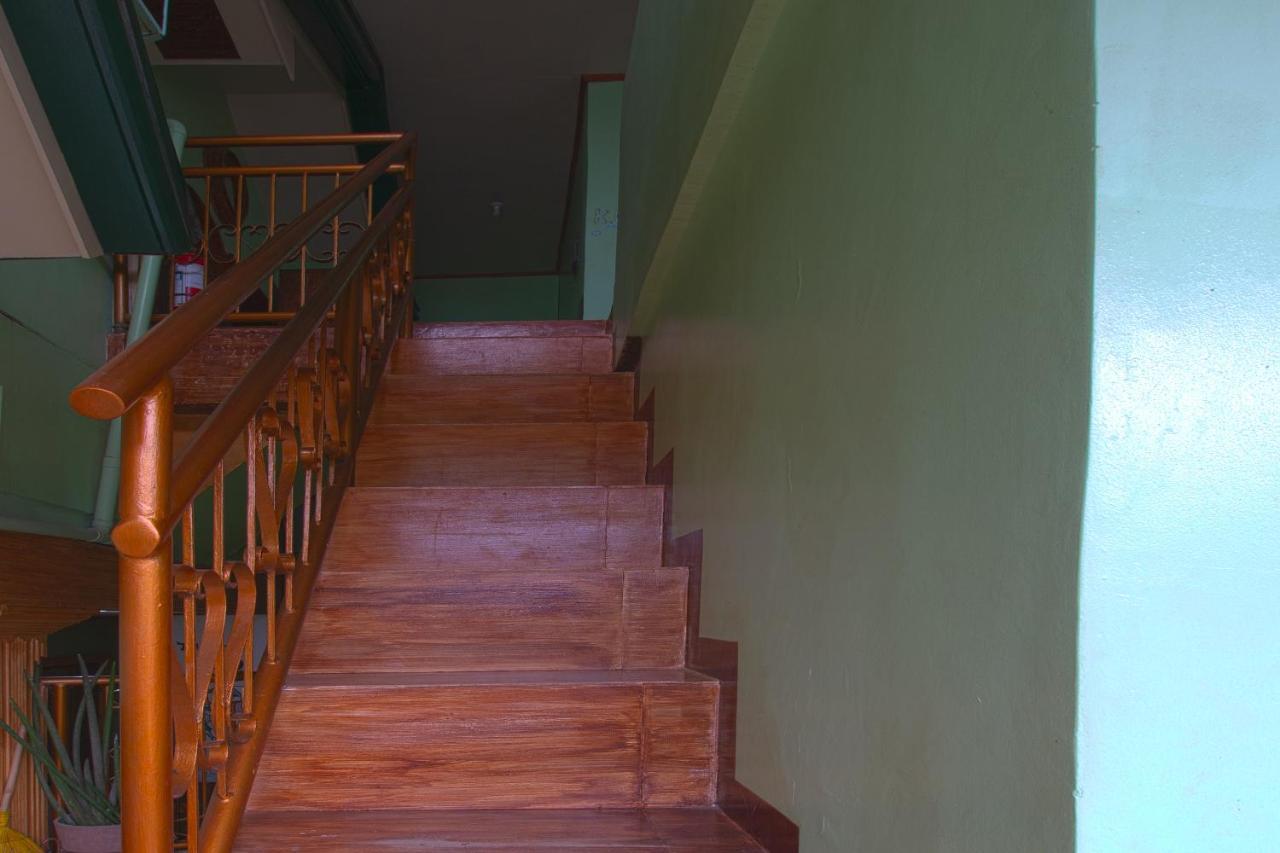 Oyo 788 Lisa'S Guesthouse Moalboal Bagian luar foto