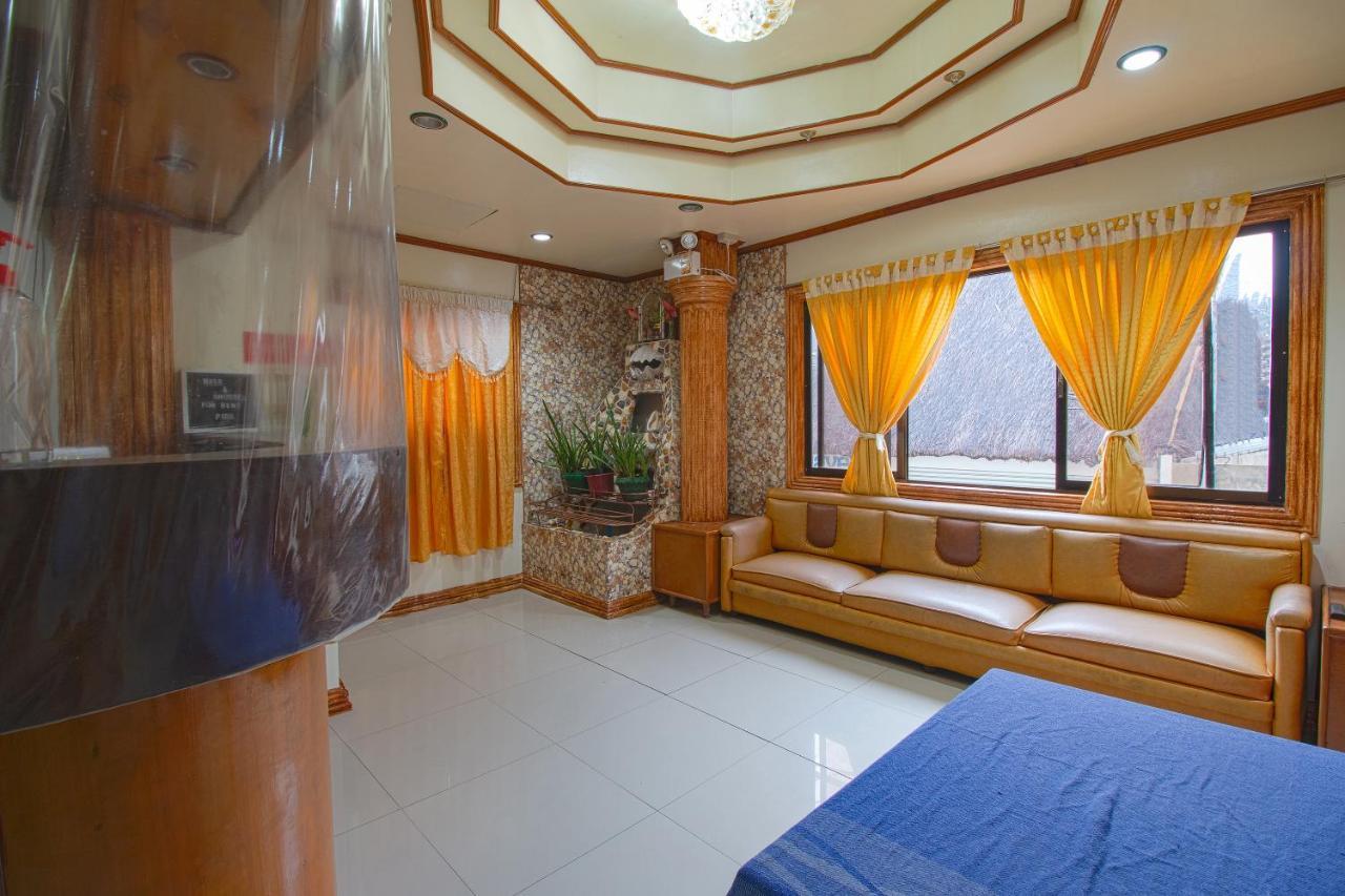 Oyo 788 Lisa'S Guesthouse Moalboal Bagian luar foto