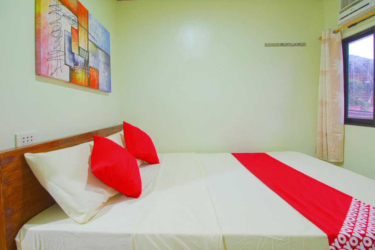 Oyo 788 Lisa'S Guesthouse Moalboal Bagian luar foto