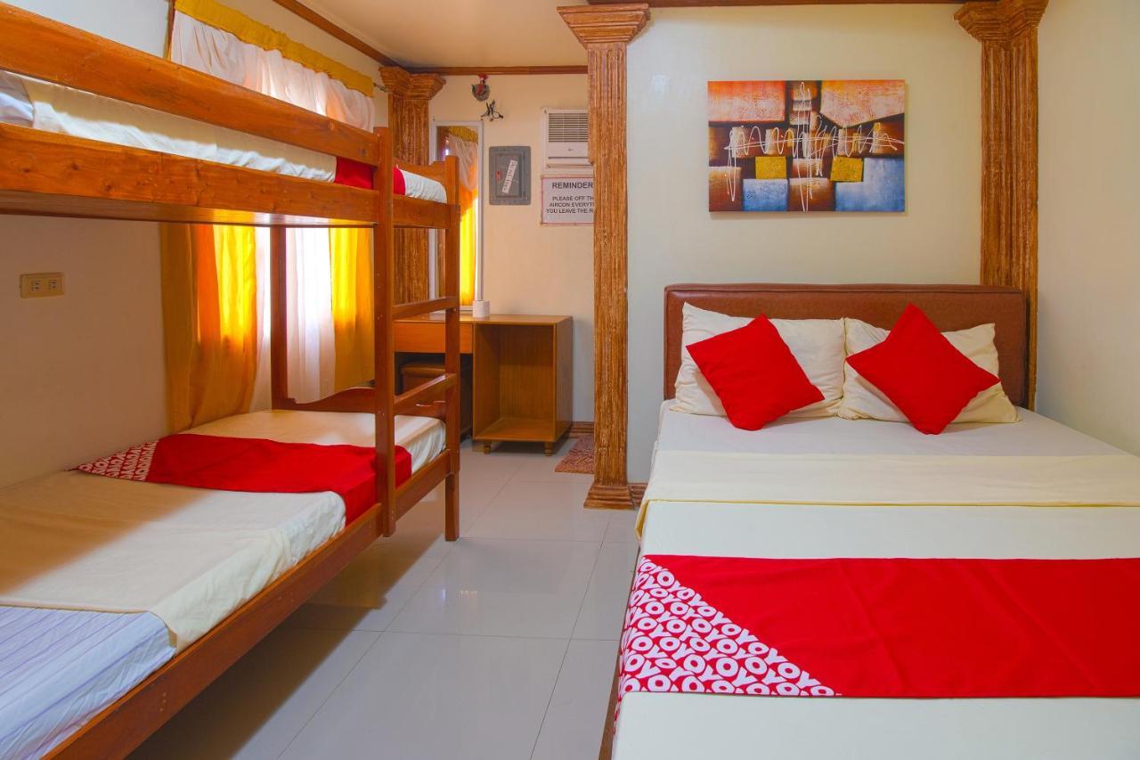Oyo 788 Lisa'S Guesthouse Moalboal Bagian luar foto